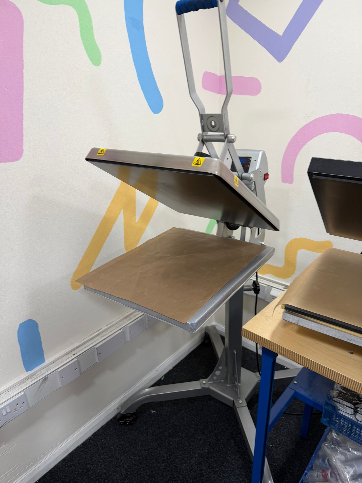 Stahl's Hotronix Auto Open Clam Heat Press & Caddie Legs - Used